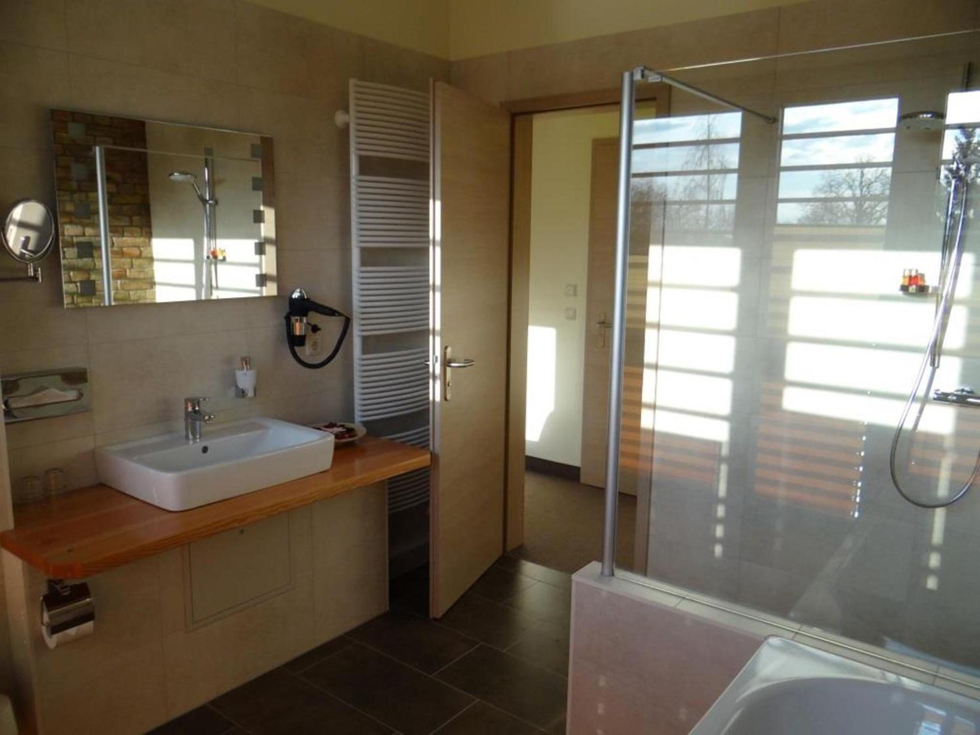 Hotel Und Restaurant Am Peenetal Liepen  Phòng bức ảnh